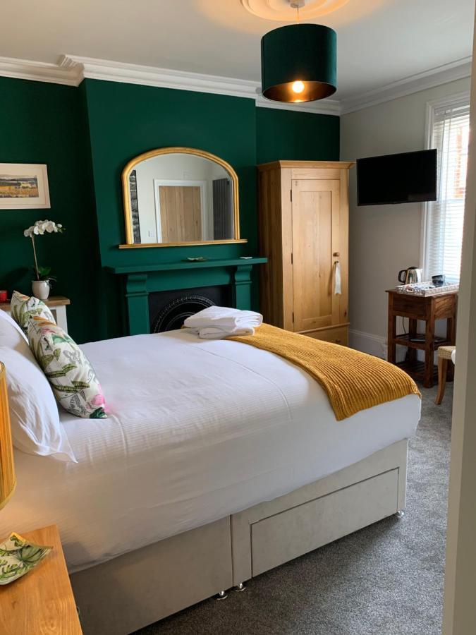 The Lazy Lion Bed & Breakfast มิลฟอร์ดออนซี ภายนอก รูปภาพ